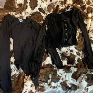 bundle of 2 long sleeves